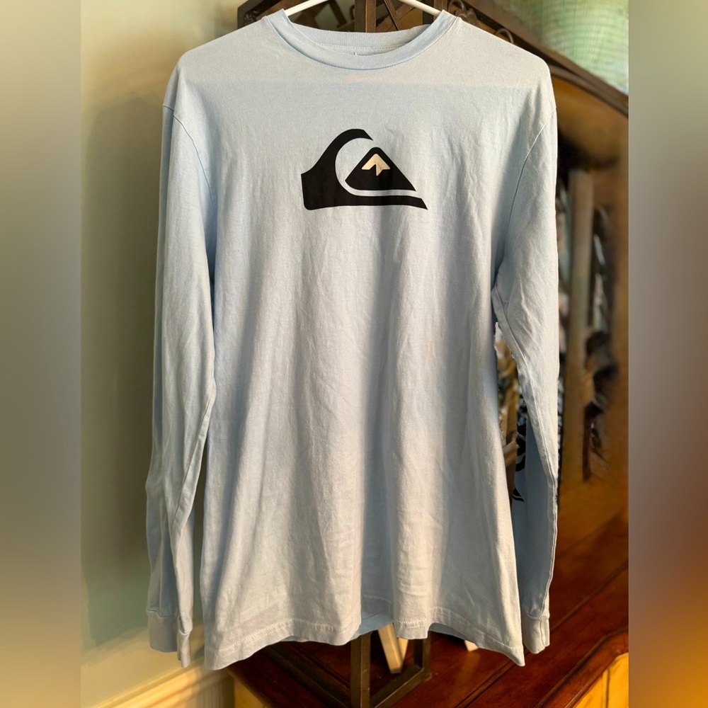 Men’s Quiksilver Long Sleeve Surf Tee Shirt Light Blue Size Medium